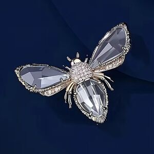 Bee Brooch Light Catching Sparkling Cubic Zirconia & Reflective Smokey Crystals